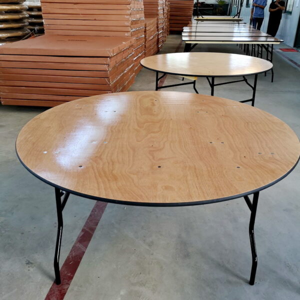 round folding table wooden